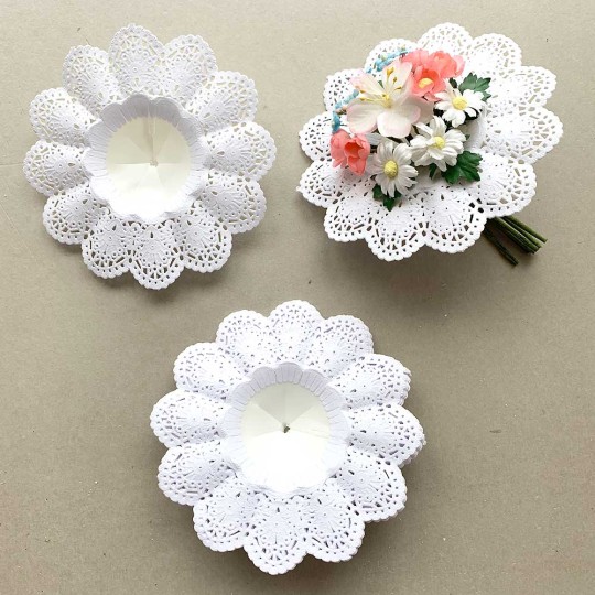 Medium Paper Lace Flower Bouquet Holders in White ~ Set of 25 ~ 5-1/8" across